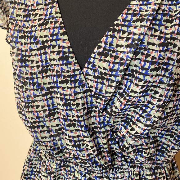 ๐ 2/$25 BCBGeneration Faux Wrap Patterned Dress - Picture 3 of 5